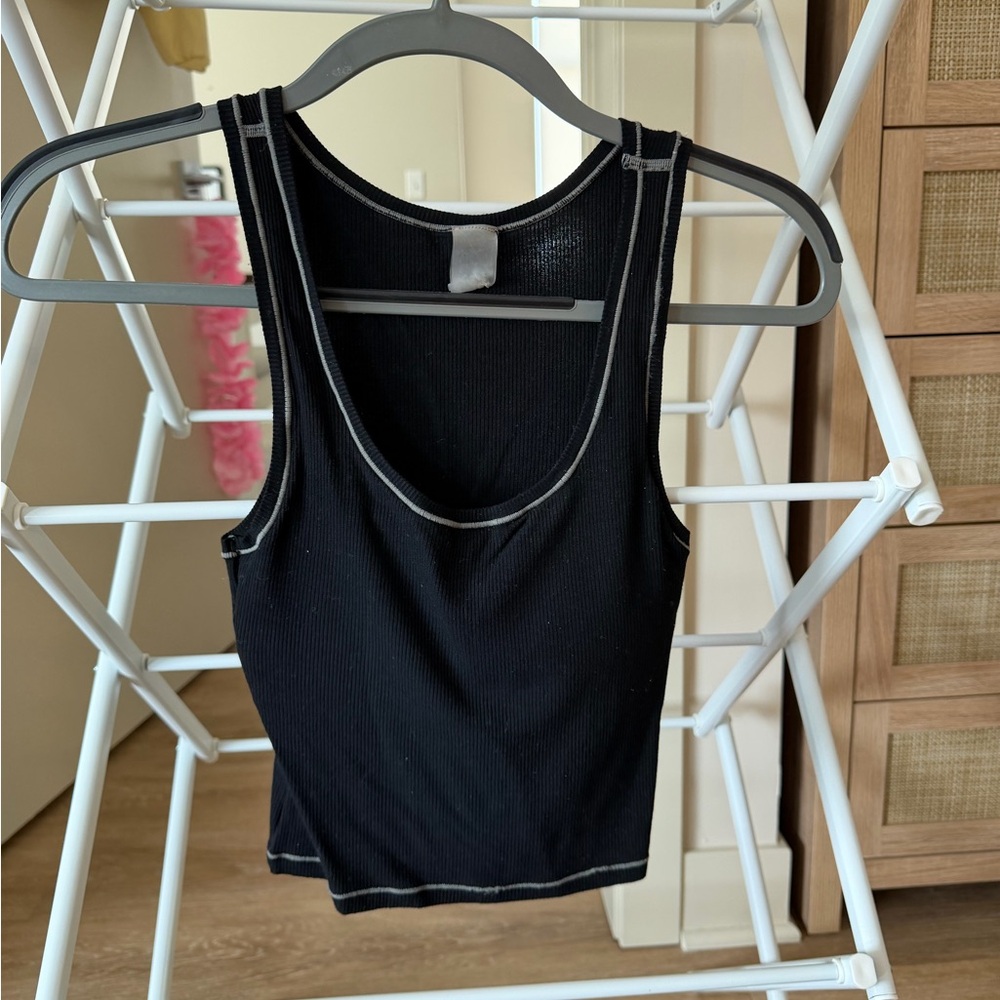 Amazon Essentials Black Tank Top with White Stitching